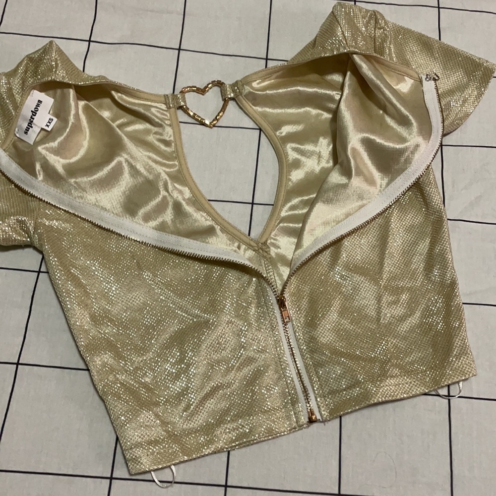 Revolve Superdown Kristin Top Gold Crystal Heart Cutout - Picture 10 of 12